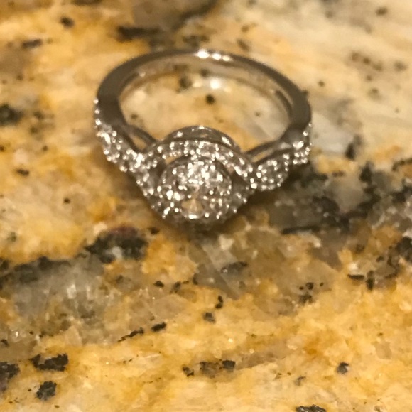 Macy's 14K White Gold White Engagement Rin… - Picture 3 of 8